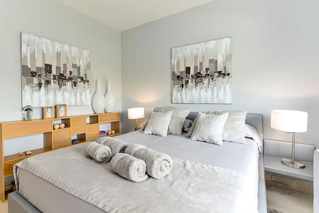 Modern Apt In Alcazaba Lagoon Estepona Spain